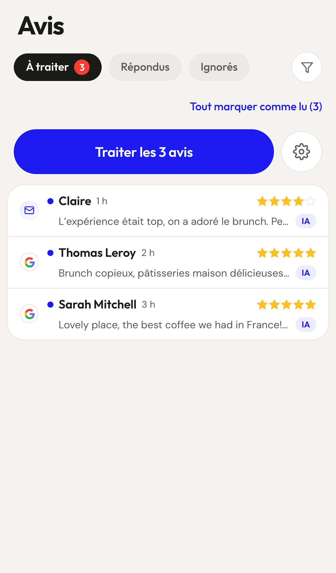 La boîte des avis : le message de Claire, l’avis de Thomas, l’avis de Sarah en anglais